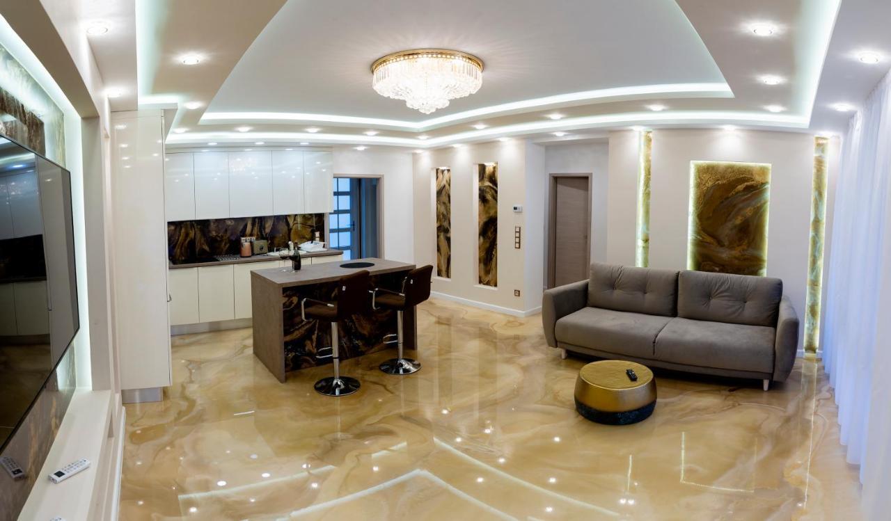 Dream Apartman 2 With Free Parking Дьор Екстериор снимка