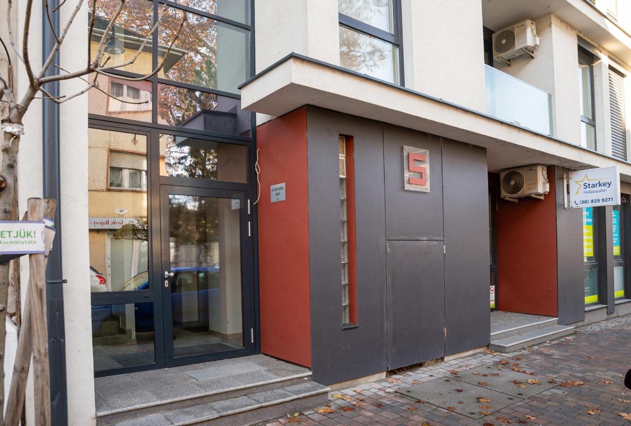 Dream Apartman 2 With Free Parking Дьор Екстериор снимка
