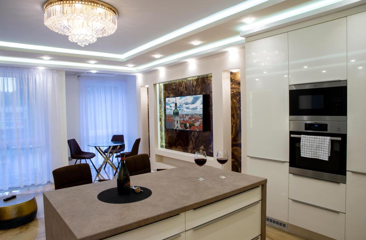 Dream Apartman 2 With Free Parking Дьор Екстериор снимка